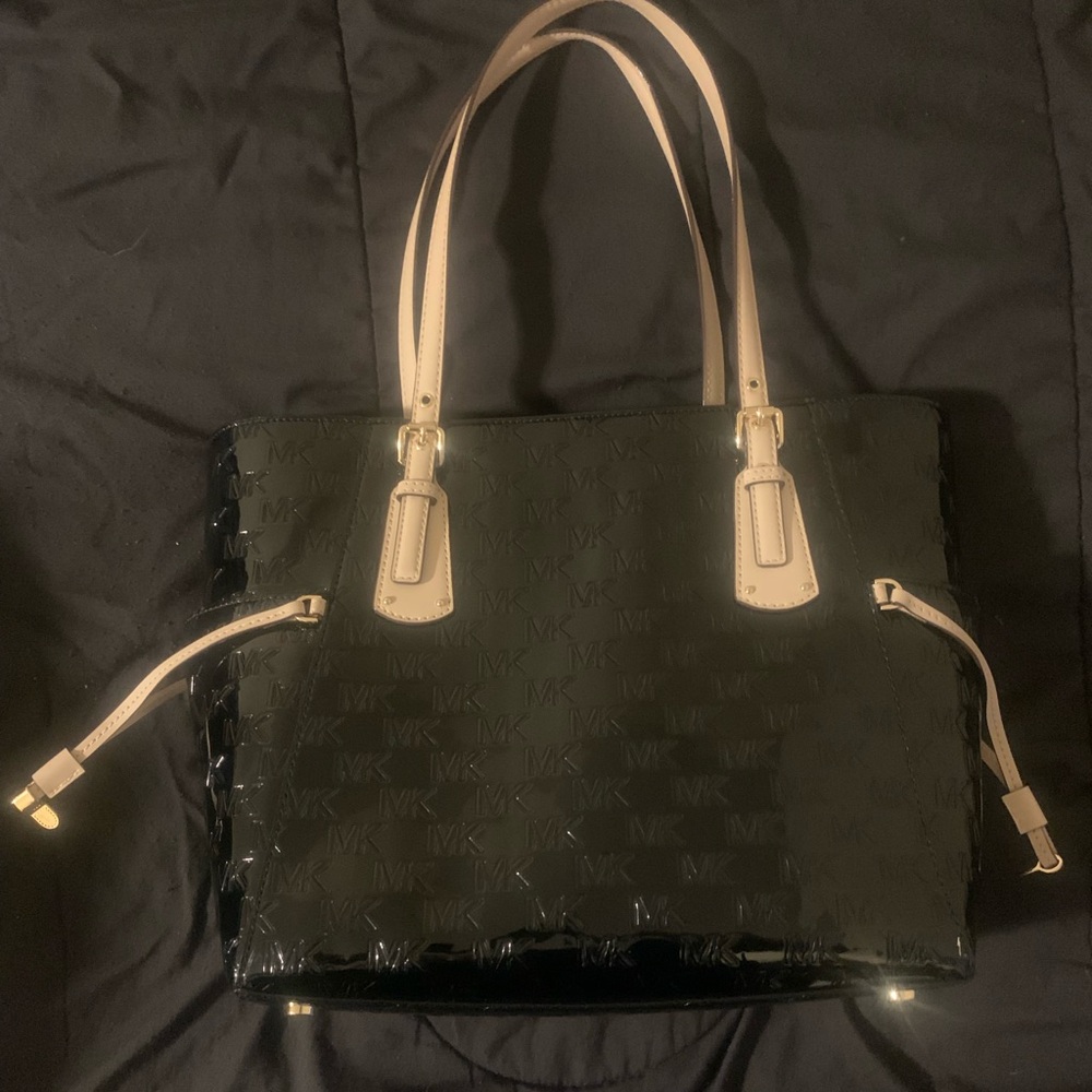 Michael Kors handbag used in great shape